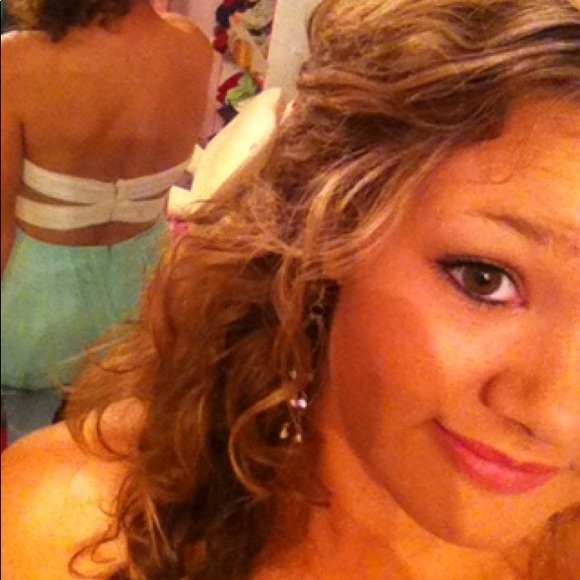 STUNNING gown - Picture 3 of 8